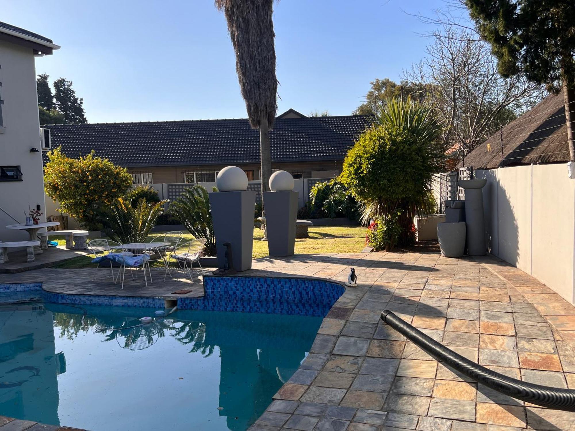 2 Op Terblanche Guesthouse Boksburg Buitenkant foto